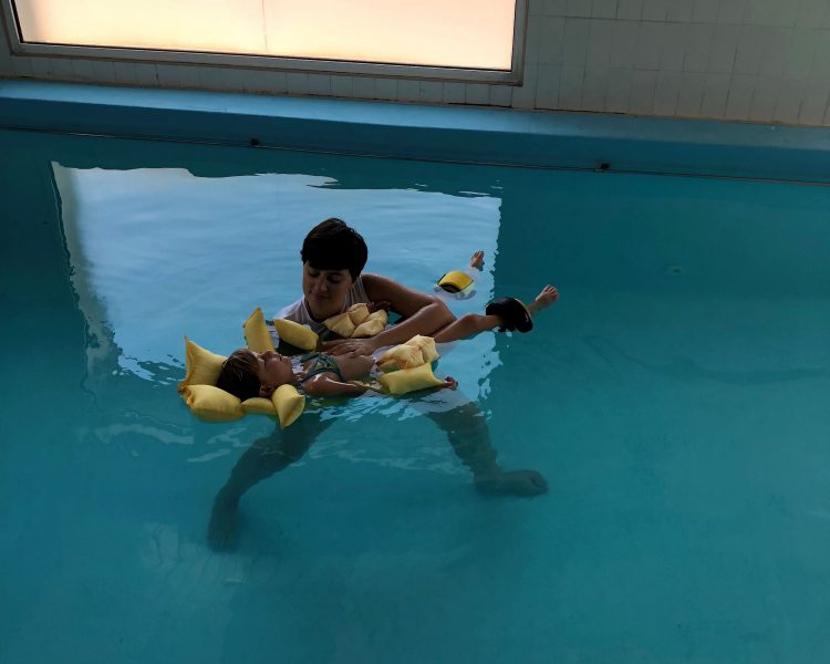 Ostéopathie Aquatique enfant - Traitement Viscéral