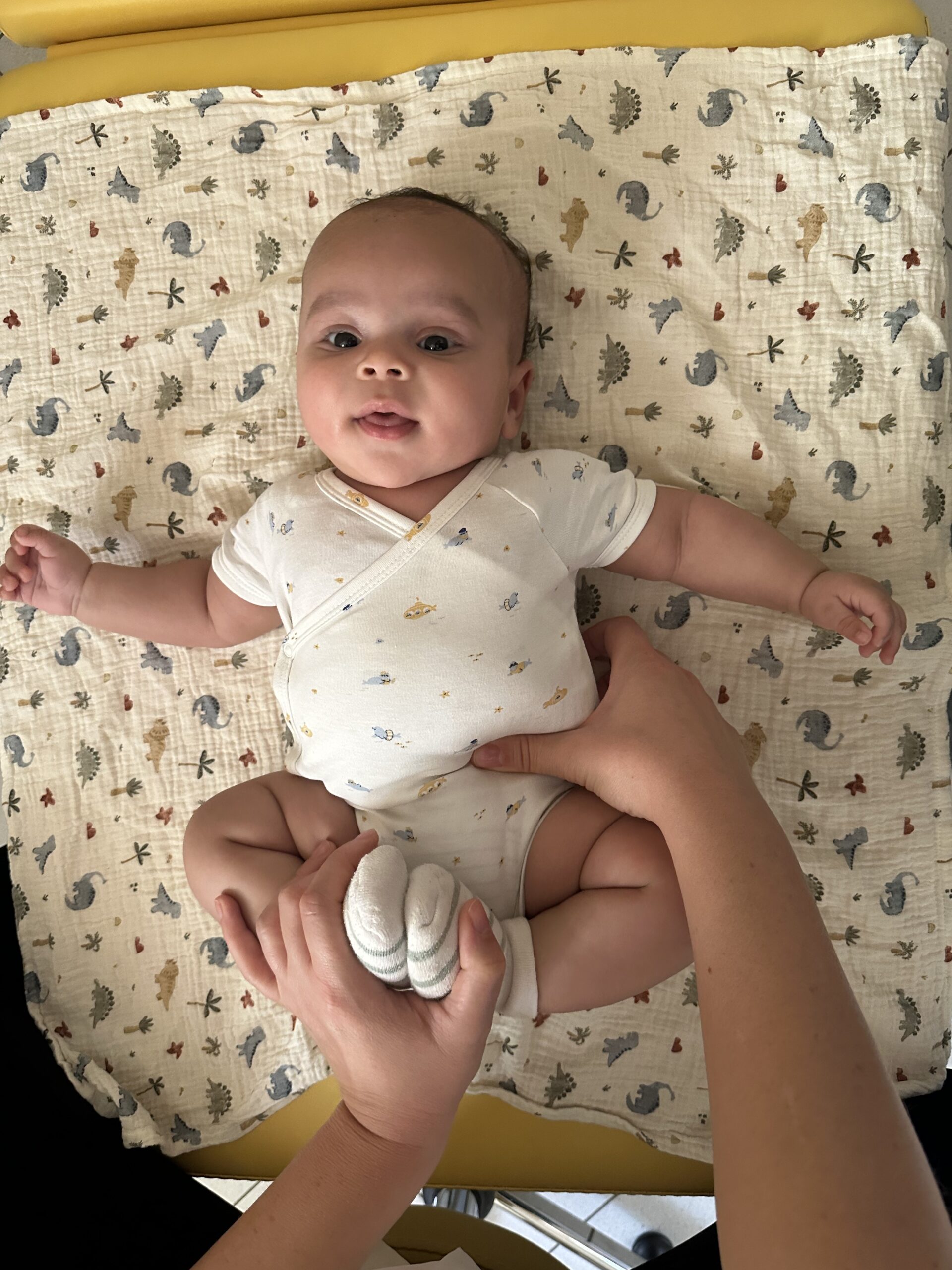 Ostéopathie nourrisson - Massage côlon